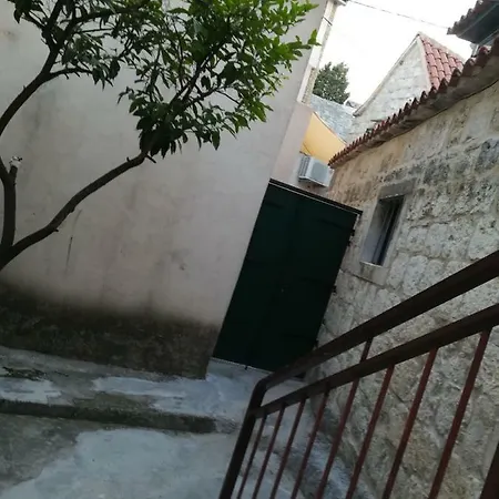 Apartment Maroza *